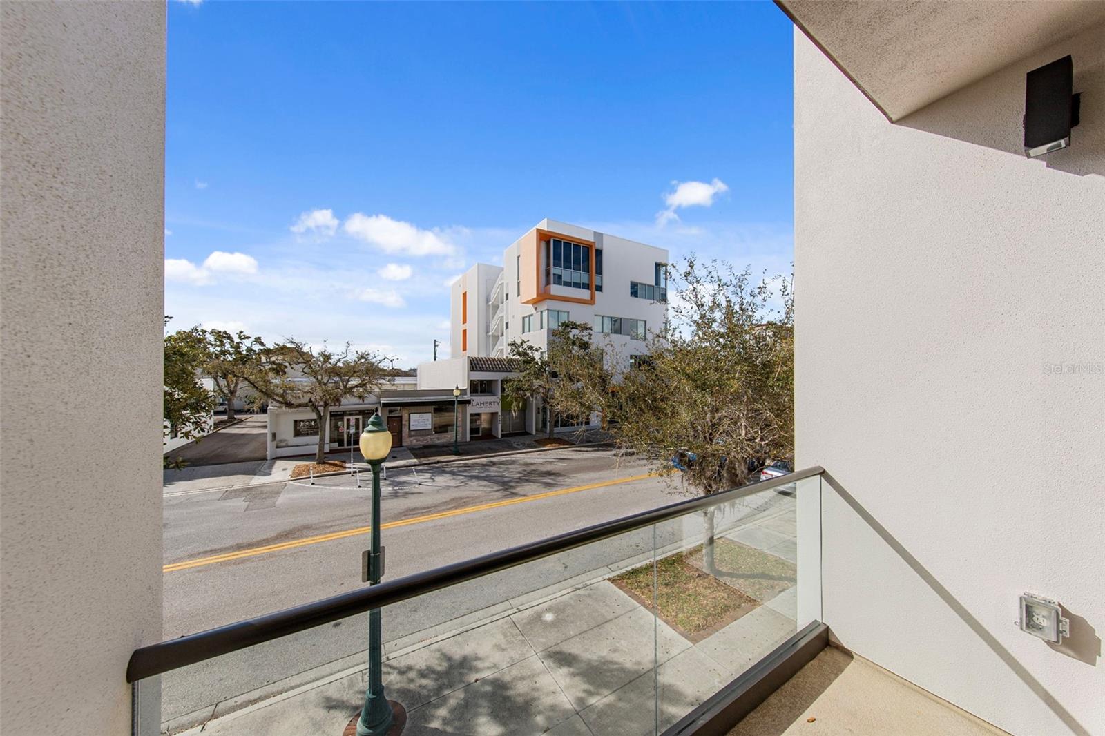 SCHOOL AVE TWNHMS - Residential