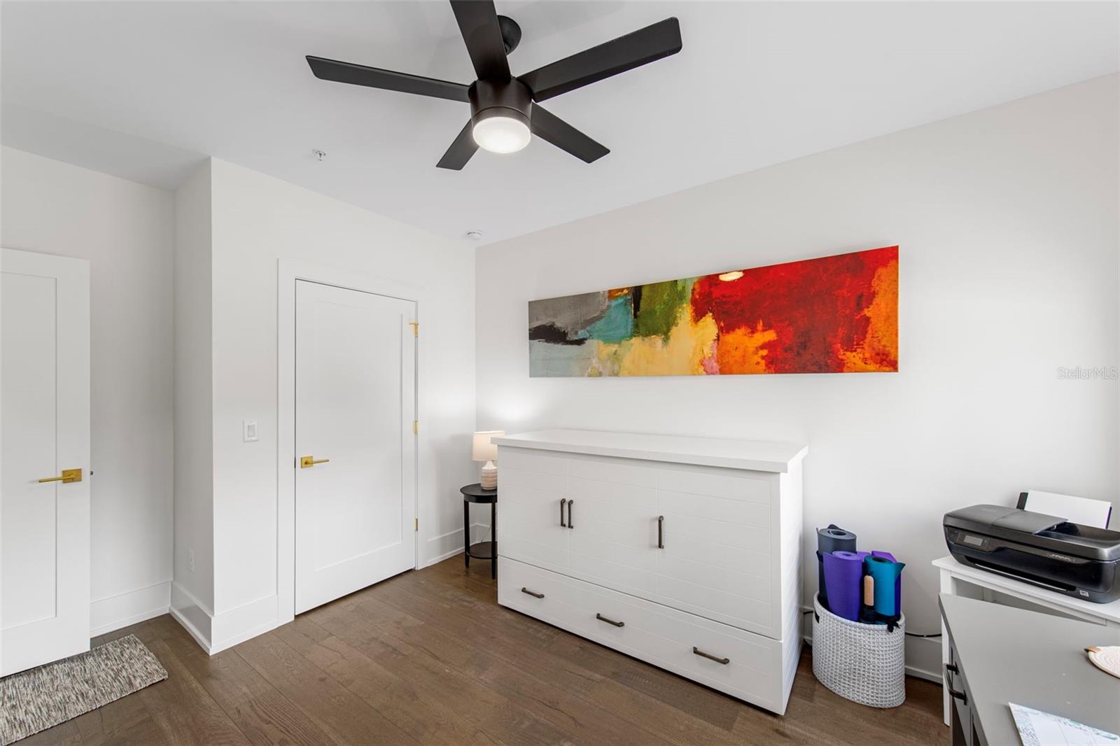 SCHOOL AVE TWNHMS - Residential