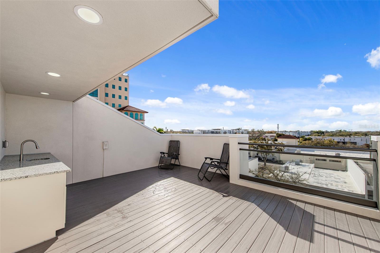 SCHOOL AVE TWNHMS - Residential