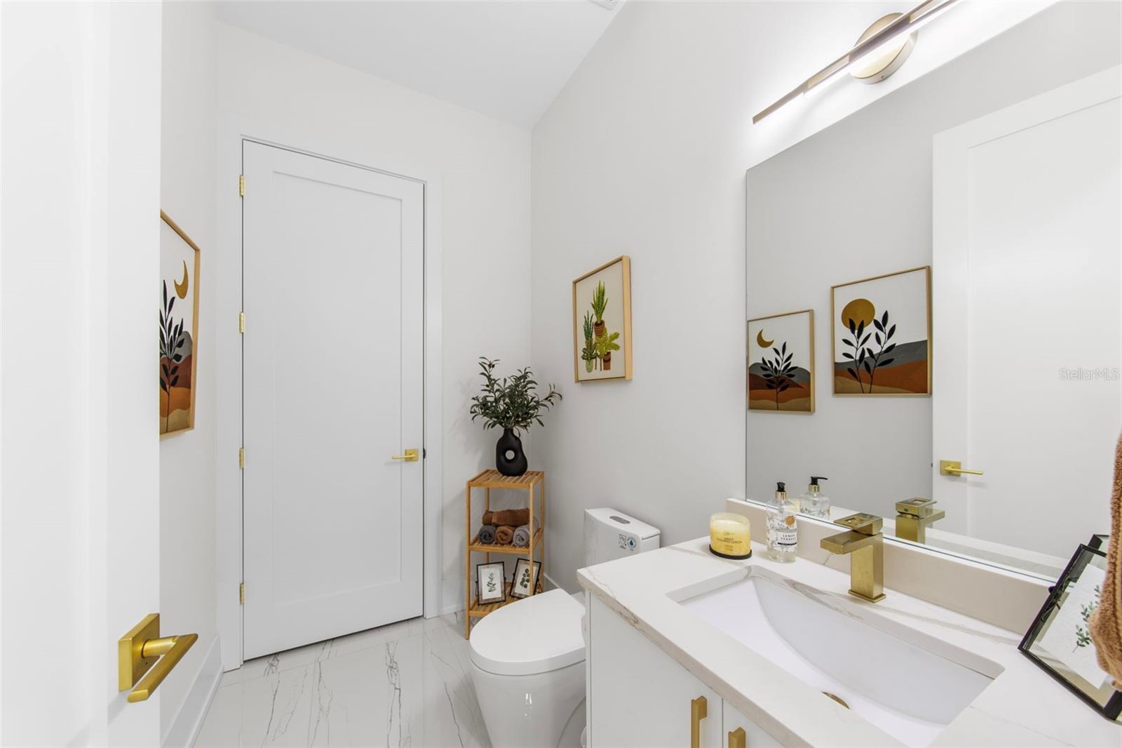 SCHOOL AVE TWNHMS - Residential