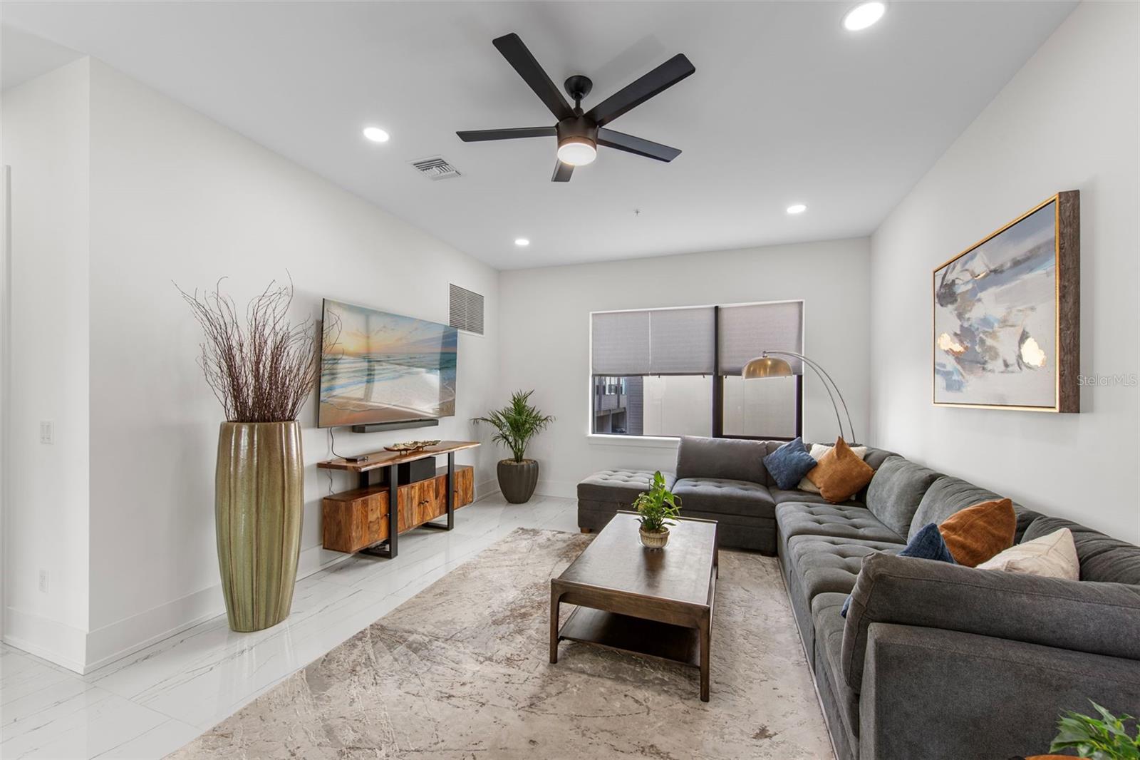 SCHOOL AVE TWNHMS - Residential