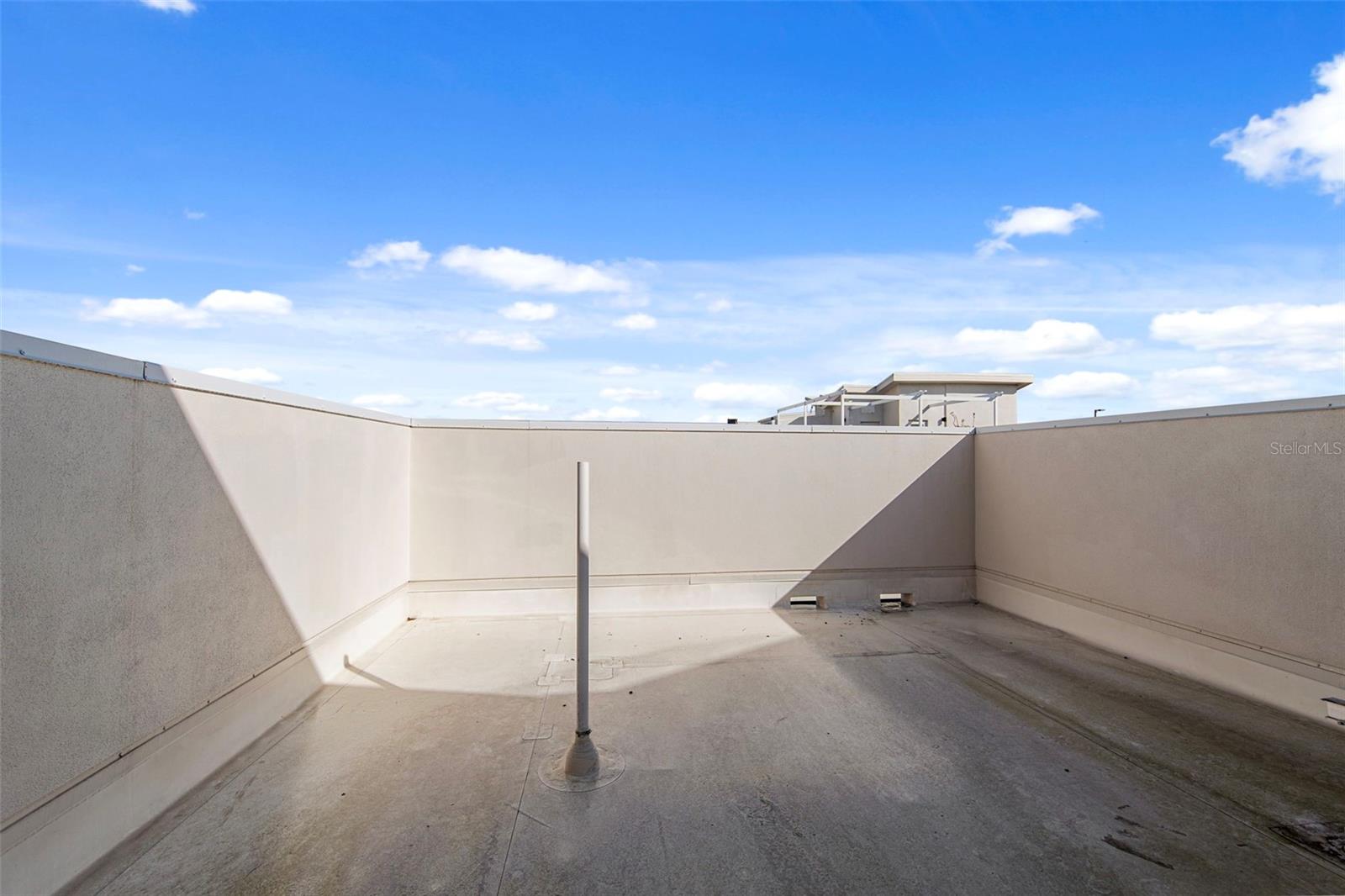 SCHOOL AVE TWNHMS - Residential