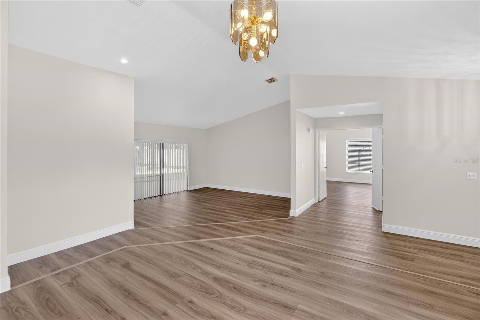 BLOOMINGDALE OAKS - Residential