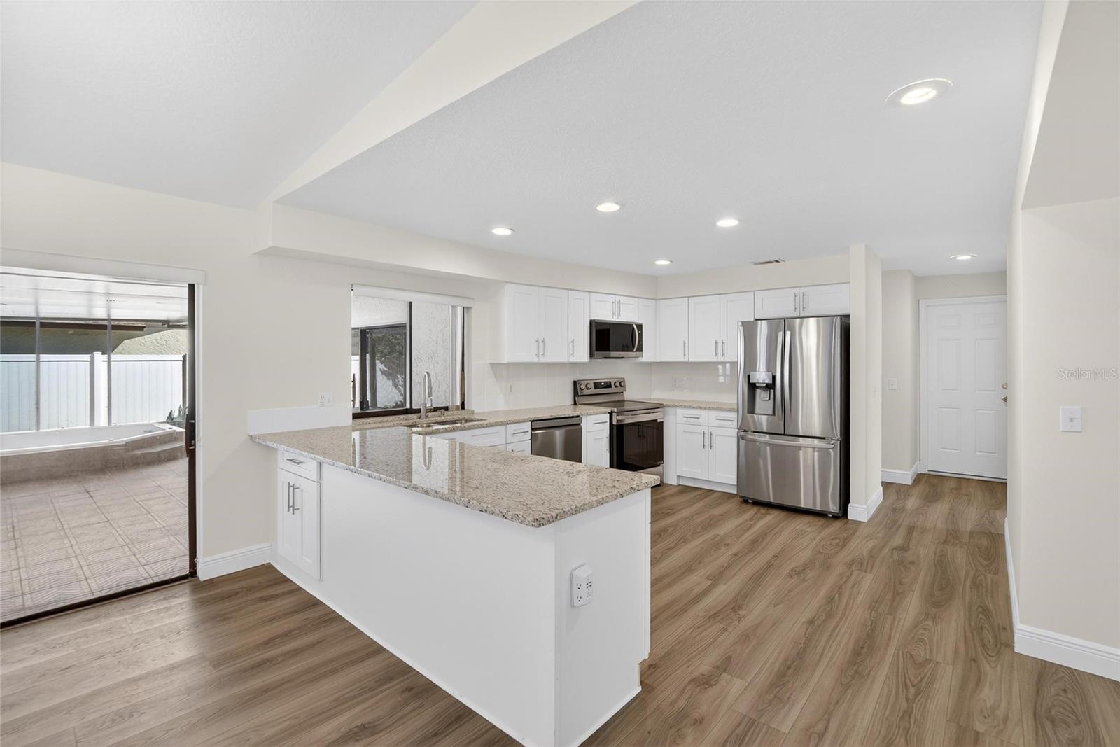 BLOOMINGDALE OAKS - Residential