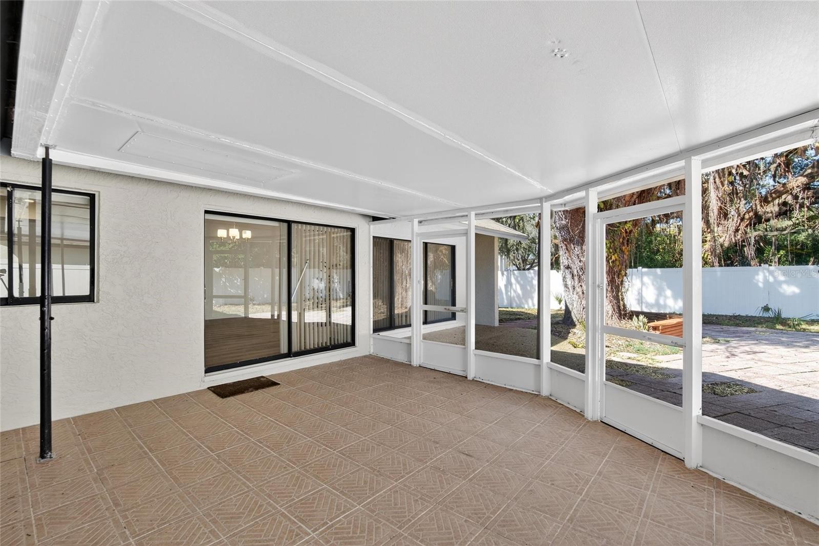 BLOOMINGDALE OAKS - Residential