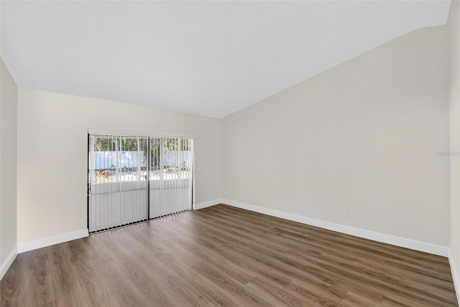 BLOOMINGDALE OAKS - Residential