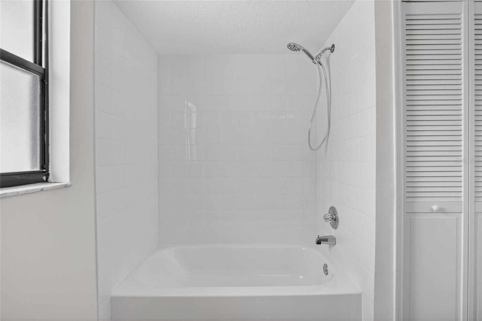 BLOOMINGDALE OAKS - Residential