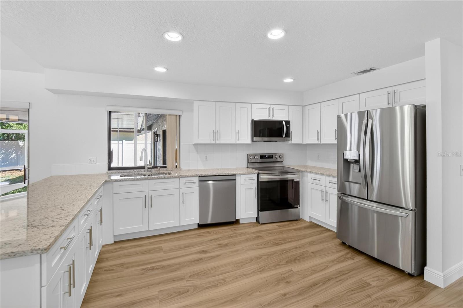 BLOOMINGDALE OAKS - Residential