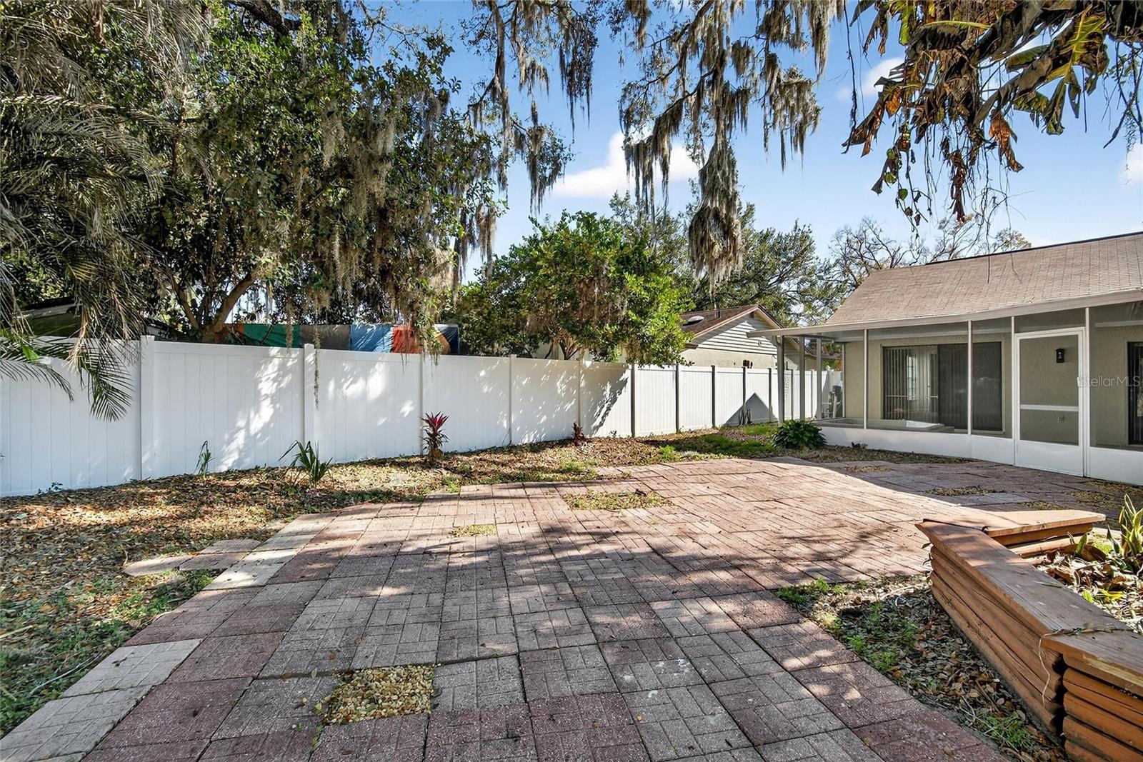 BLOOMINGDALE OAKS - Residential