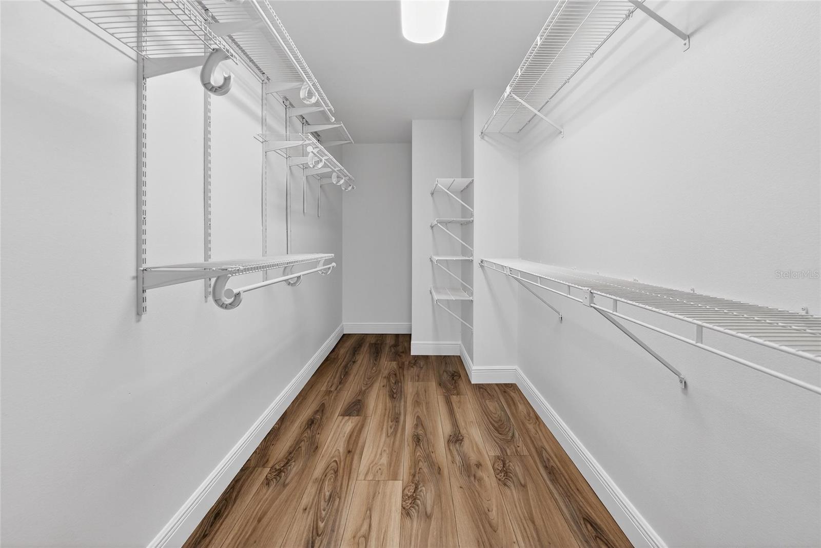 BLOOMINGDALE OAKS - Residential