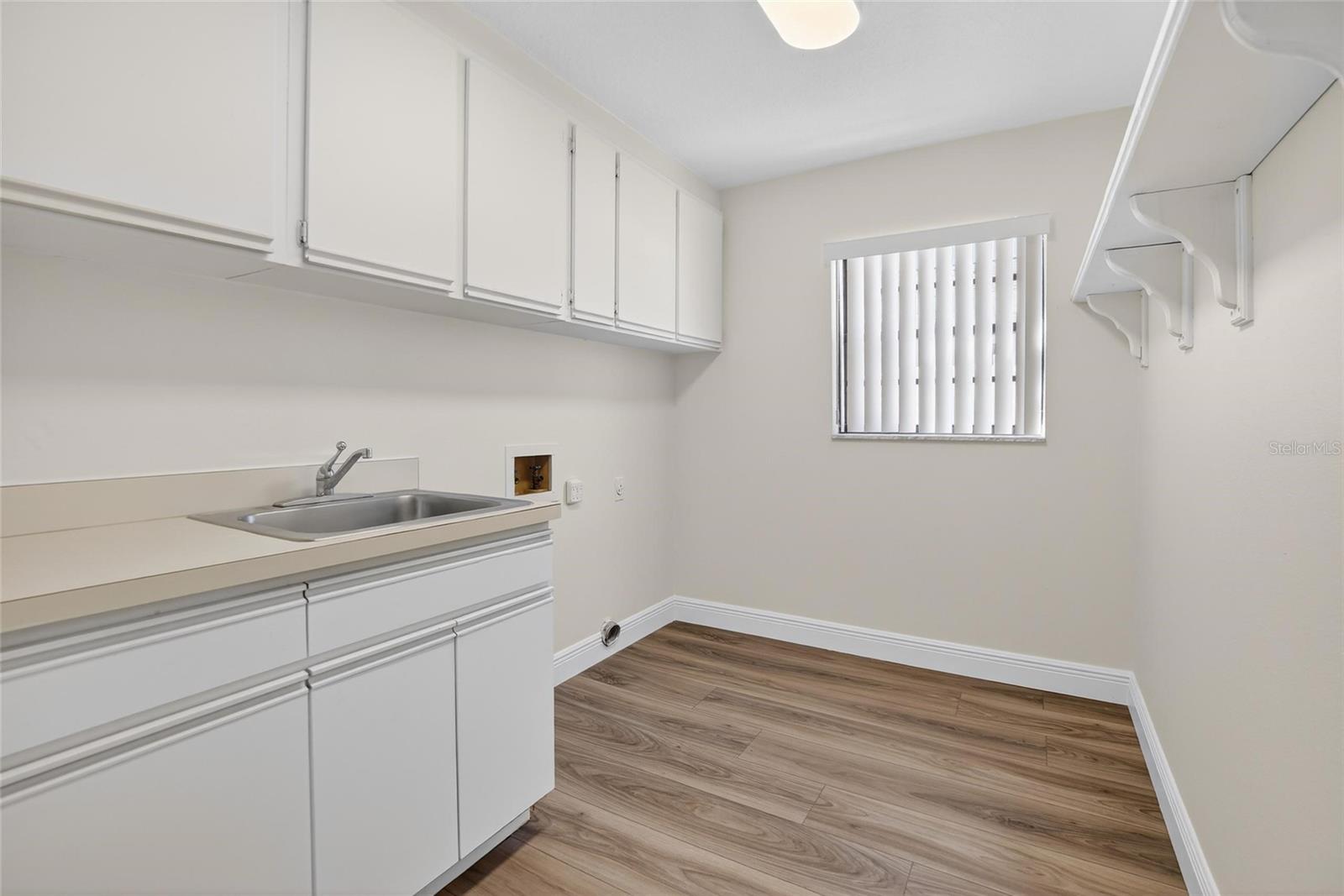 BLOOMINGDALE OAKS - Residential