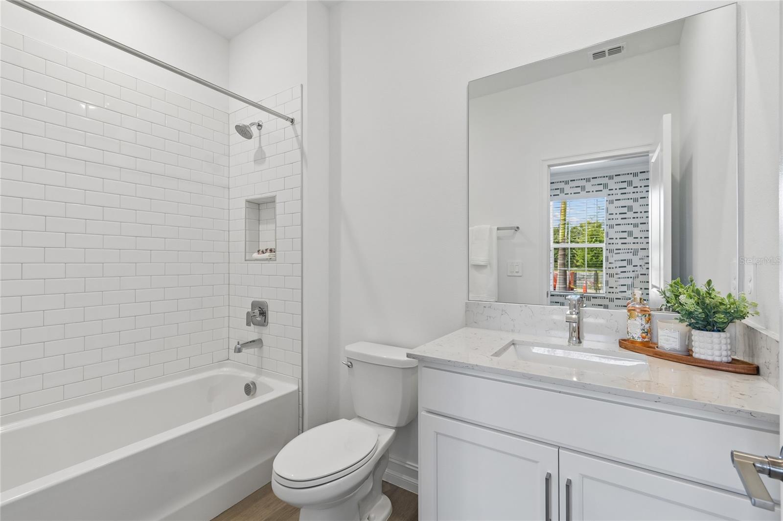 PEARL ESTATES - Residential