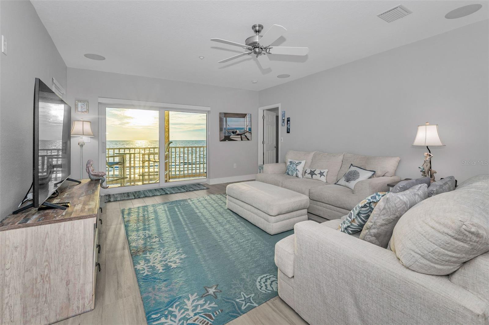 SUNDOWNER CONDO - Residential