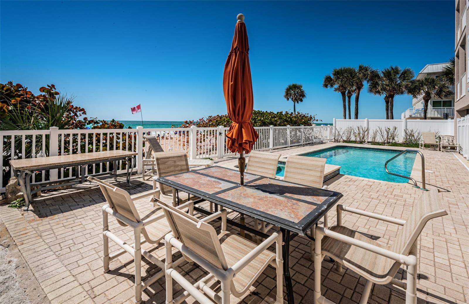 SUNDOWNER CONDO - Residential