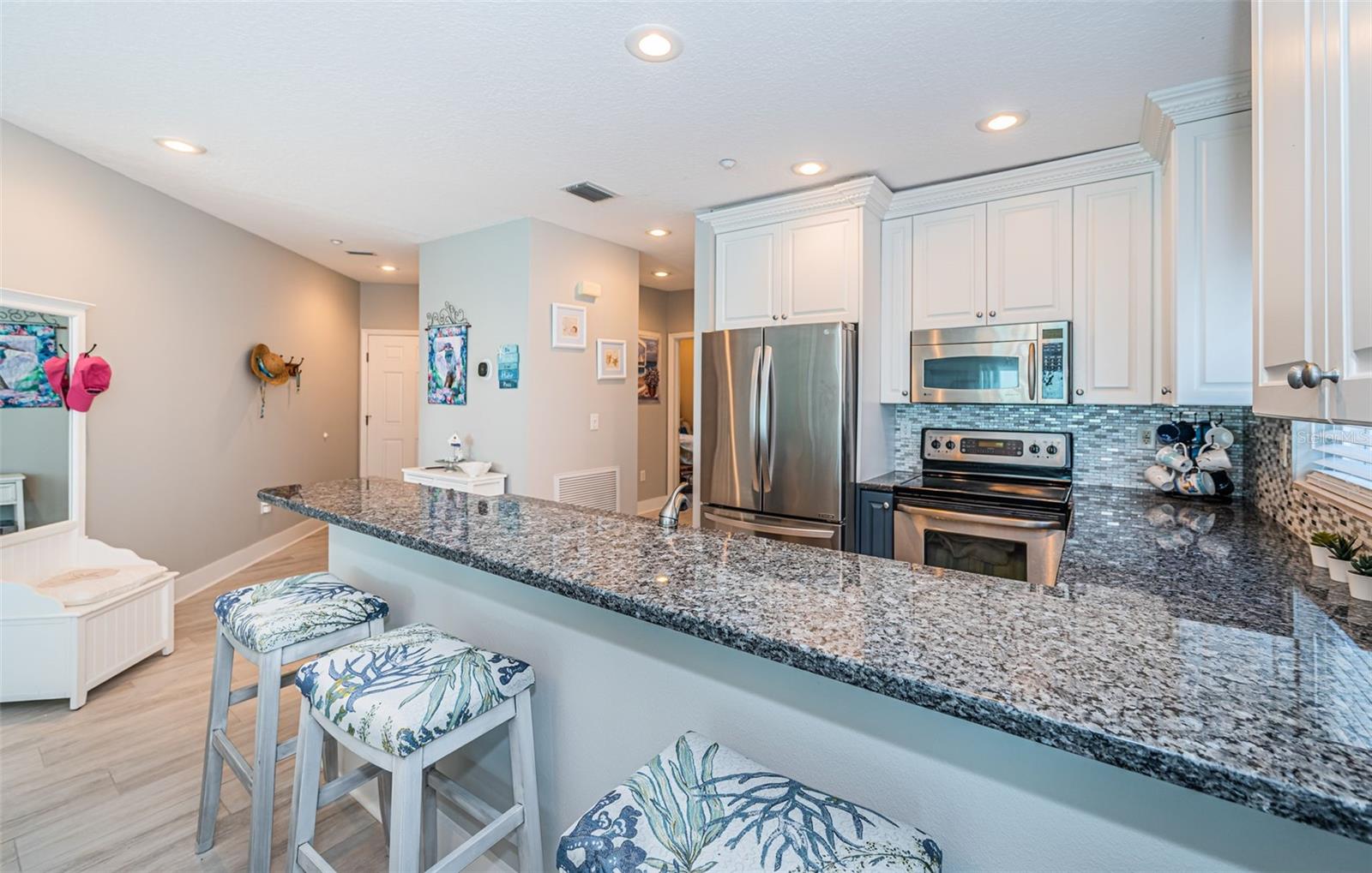 SUNDOWNER CONDO - Residential