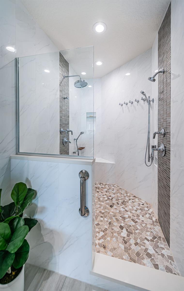 SUNDOWNER CONDO - Residential