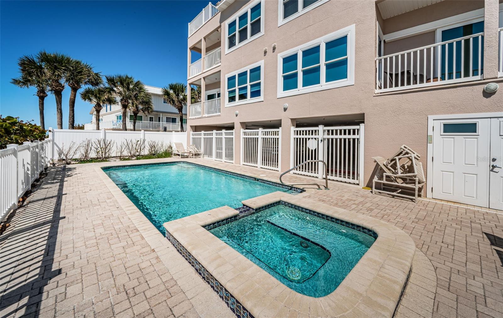 SUNDOWNER CONDO - Residential