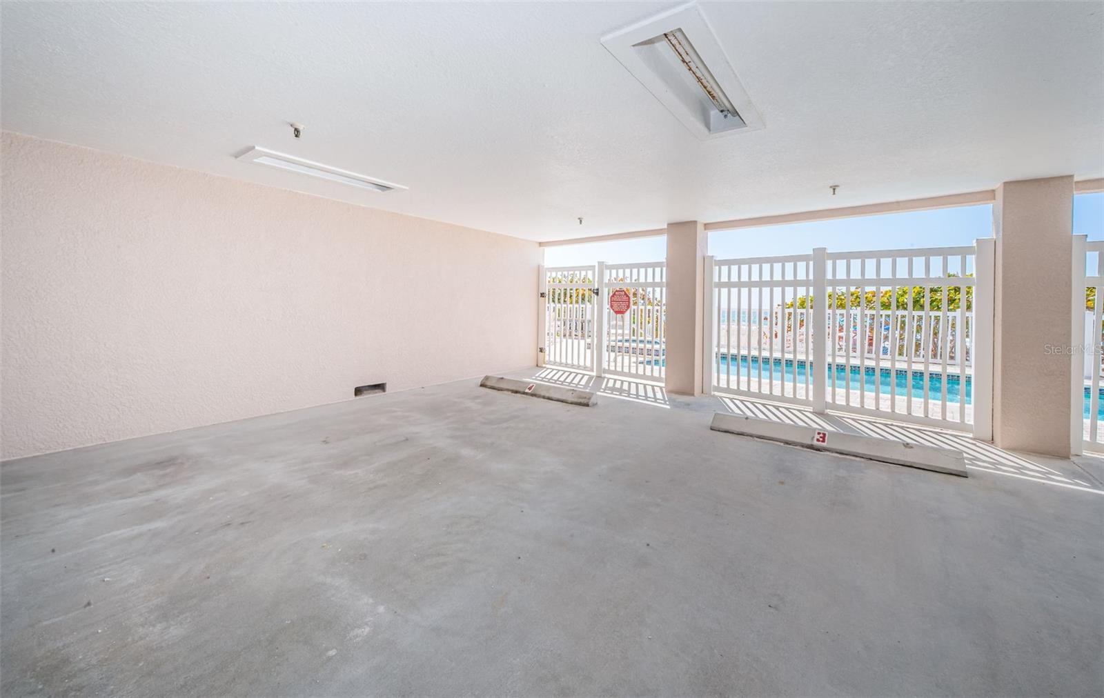 SUNDOWNER CONDO - Residential