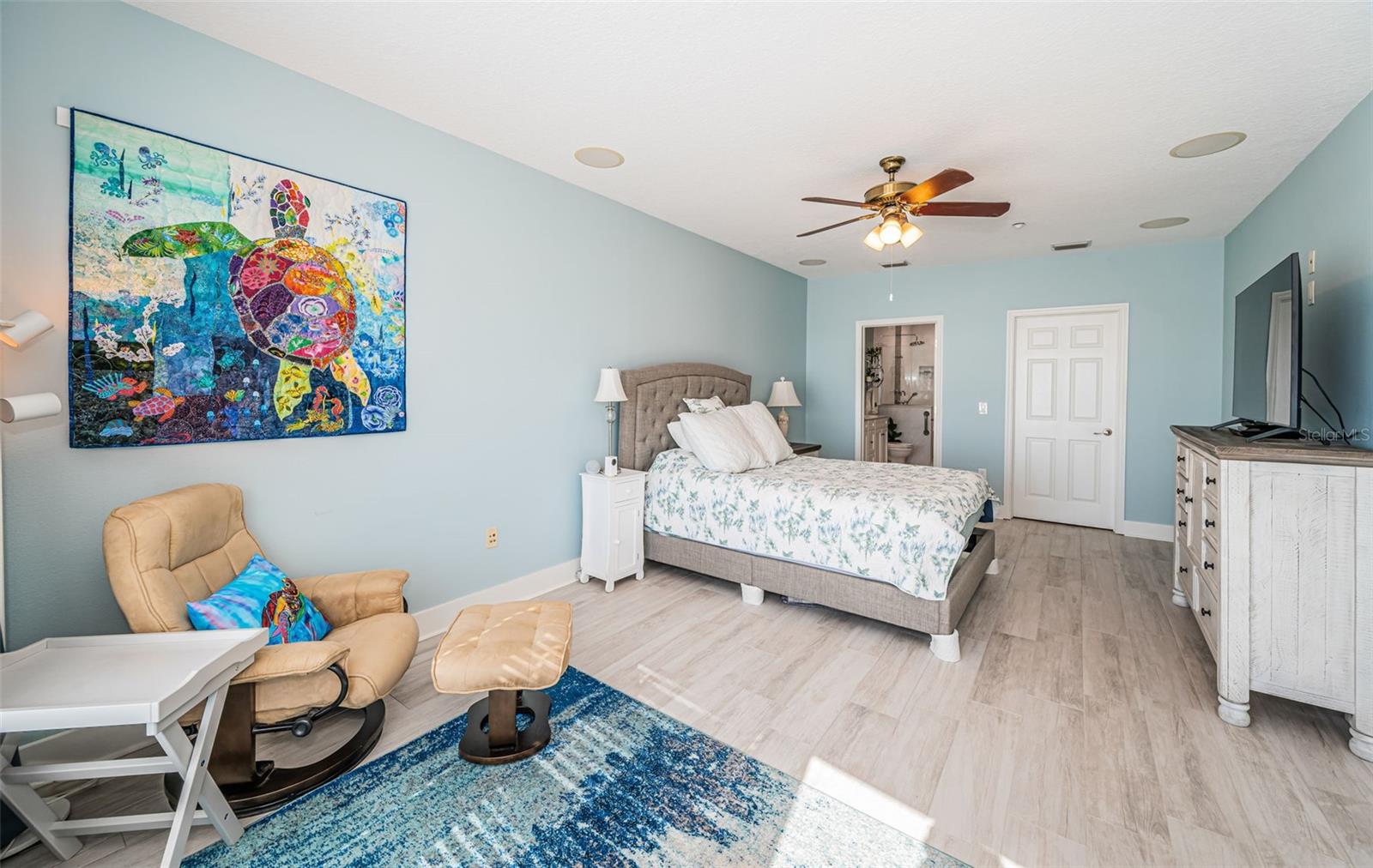 SUNDOWNER CONDO - Residential