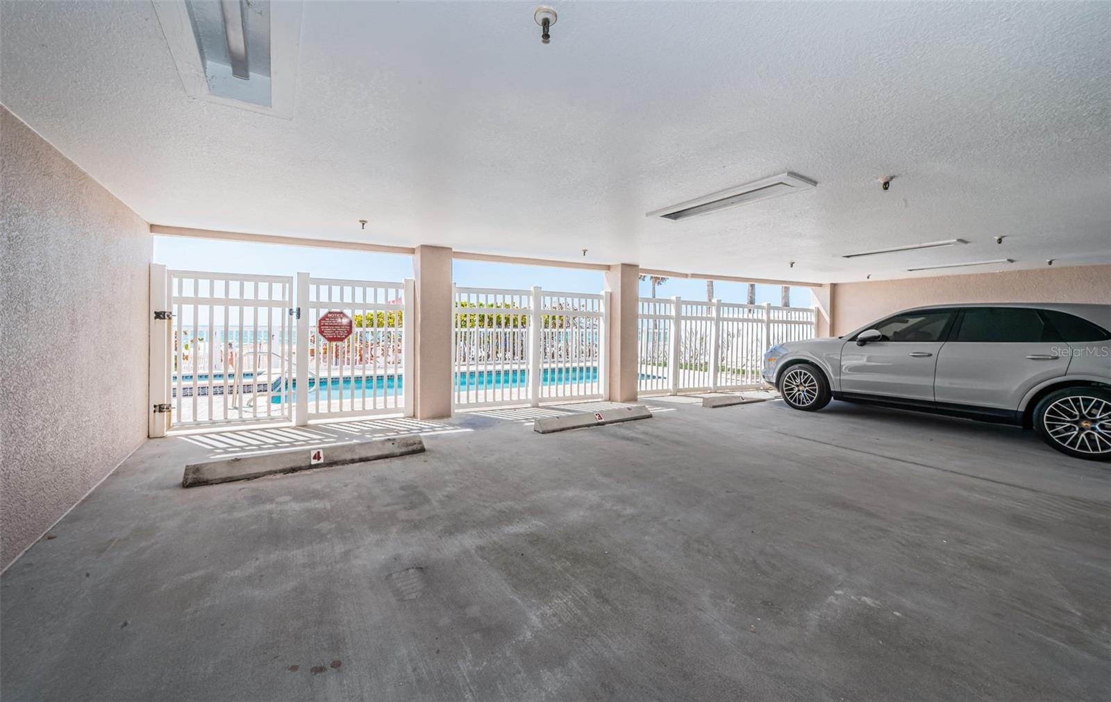 SUNDOWNER CONDO - Residential