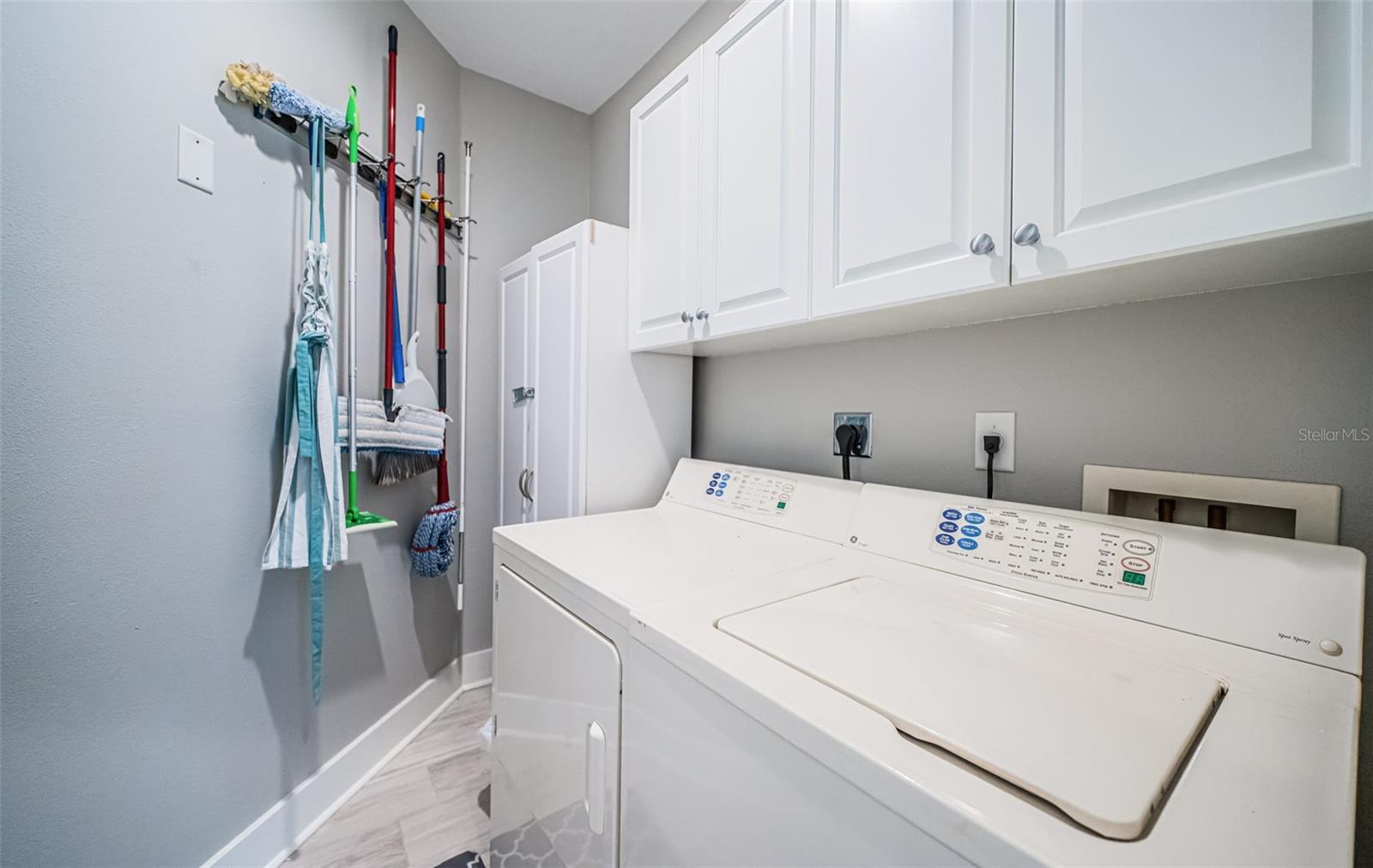 SUNDOWNER CONDO - Residential