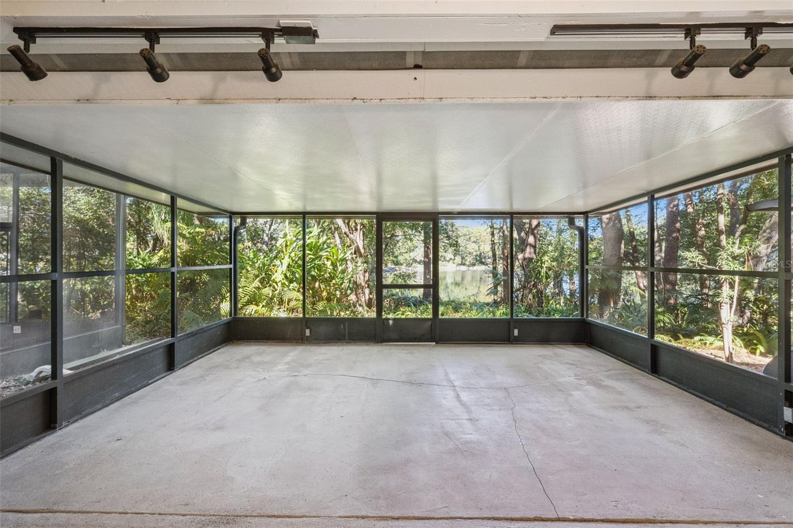 DEER RUN UNIT 14B - Residential