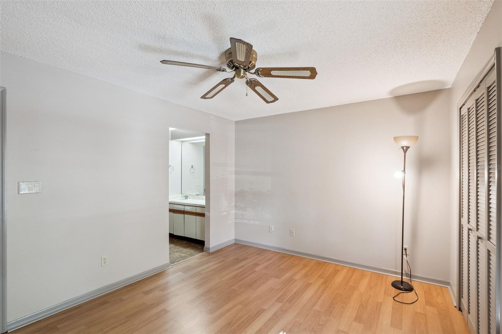 DEER RUN UNIT 14B - Residential