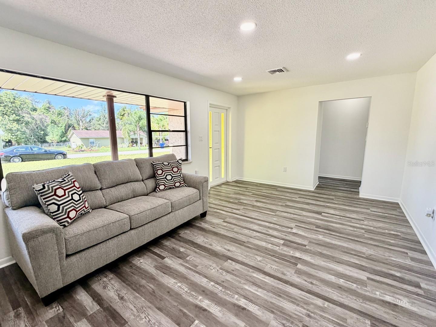 2404 N COCHRANE ROAD