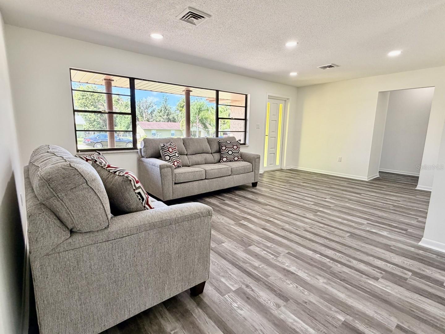 2404 N COCHRANE ROAD