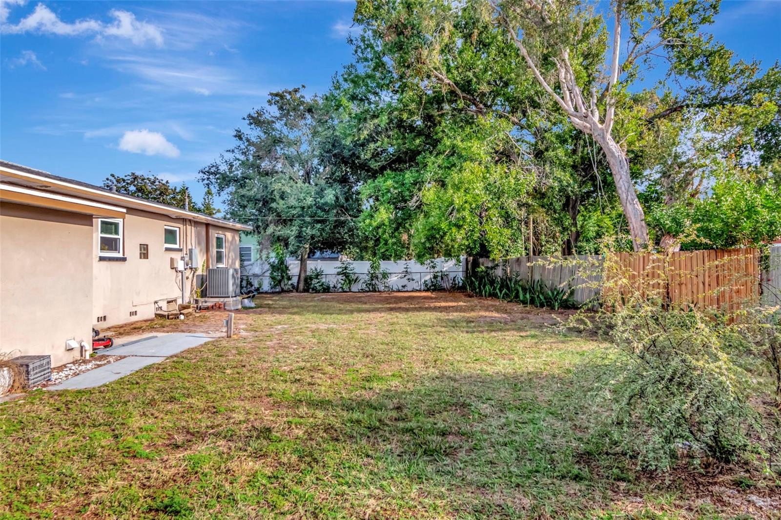 FLORAL VILLA ESTATES - Residential