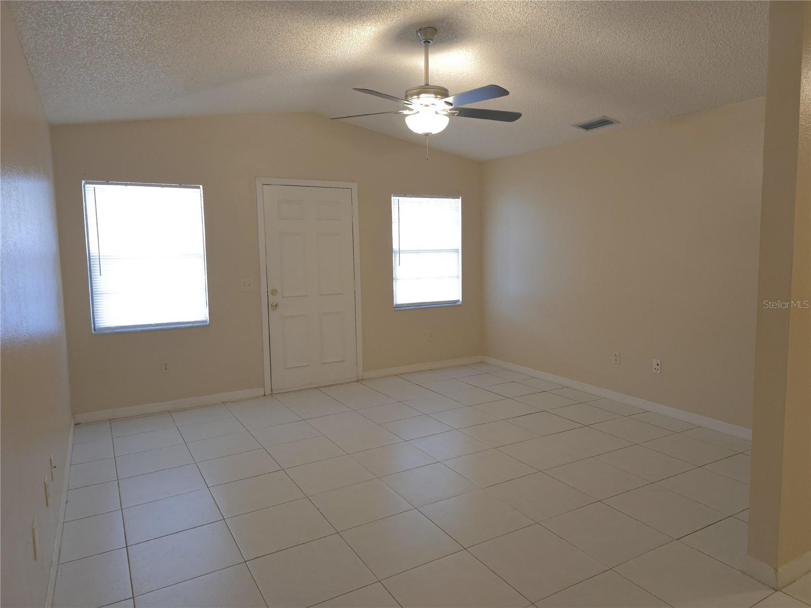 SUNSHINE TREE PH 01 - Residential Lease