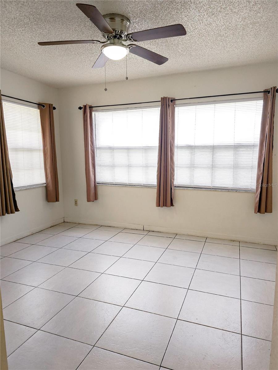 SUNSHINE TREE PH 01 - Residential Lease