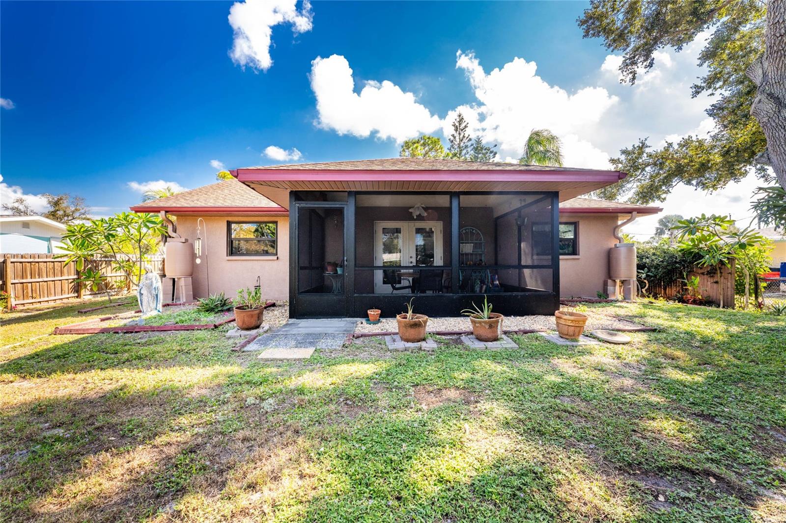 BAY VIEW MANOR - Residential