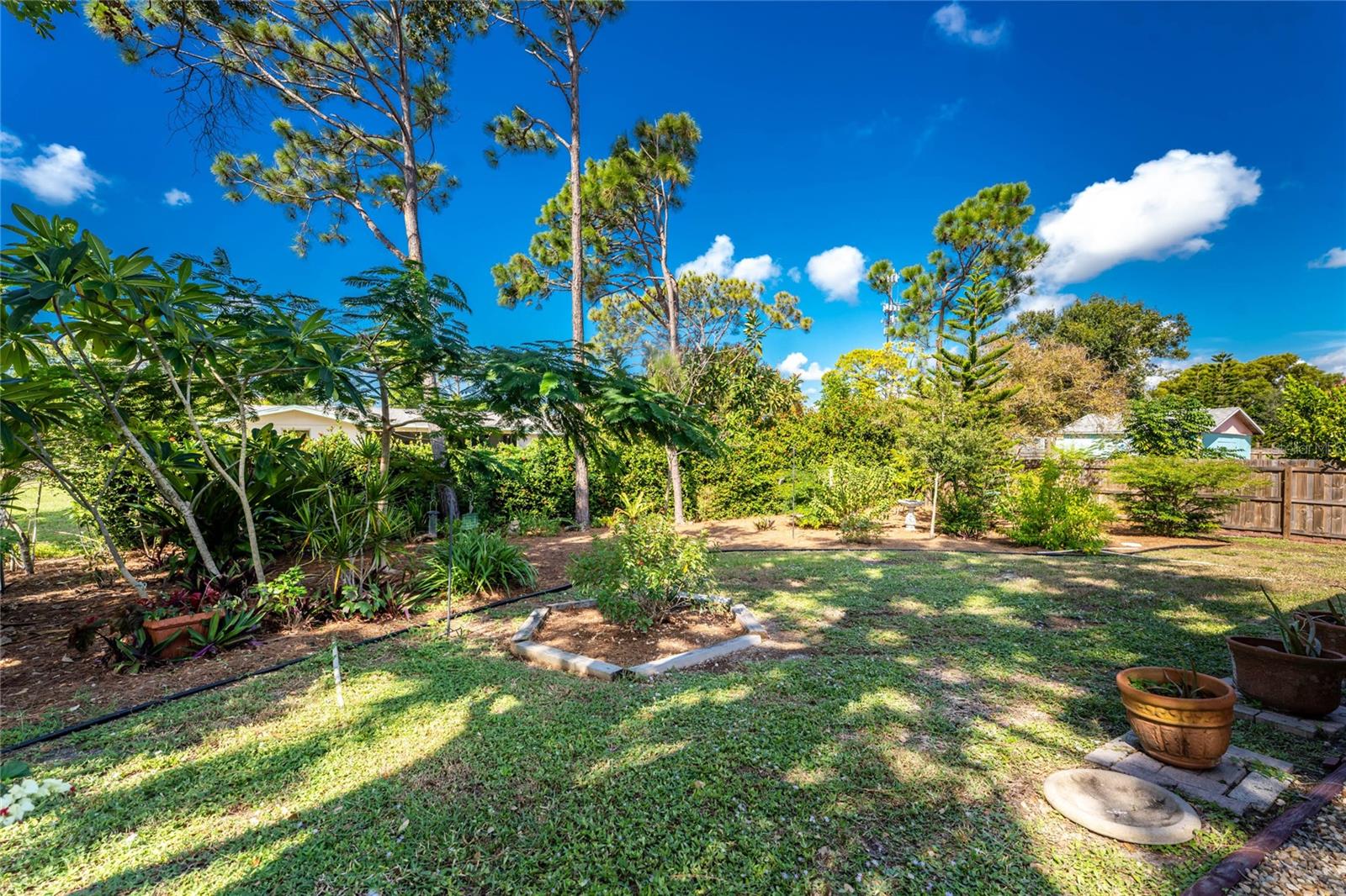 BAY VIEW MANOR - Residential