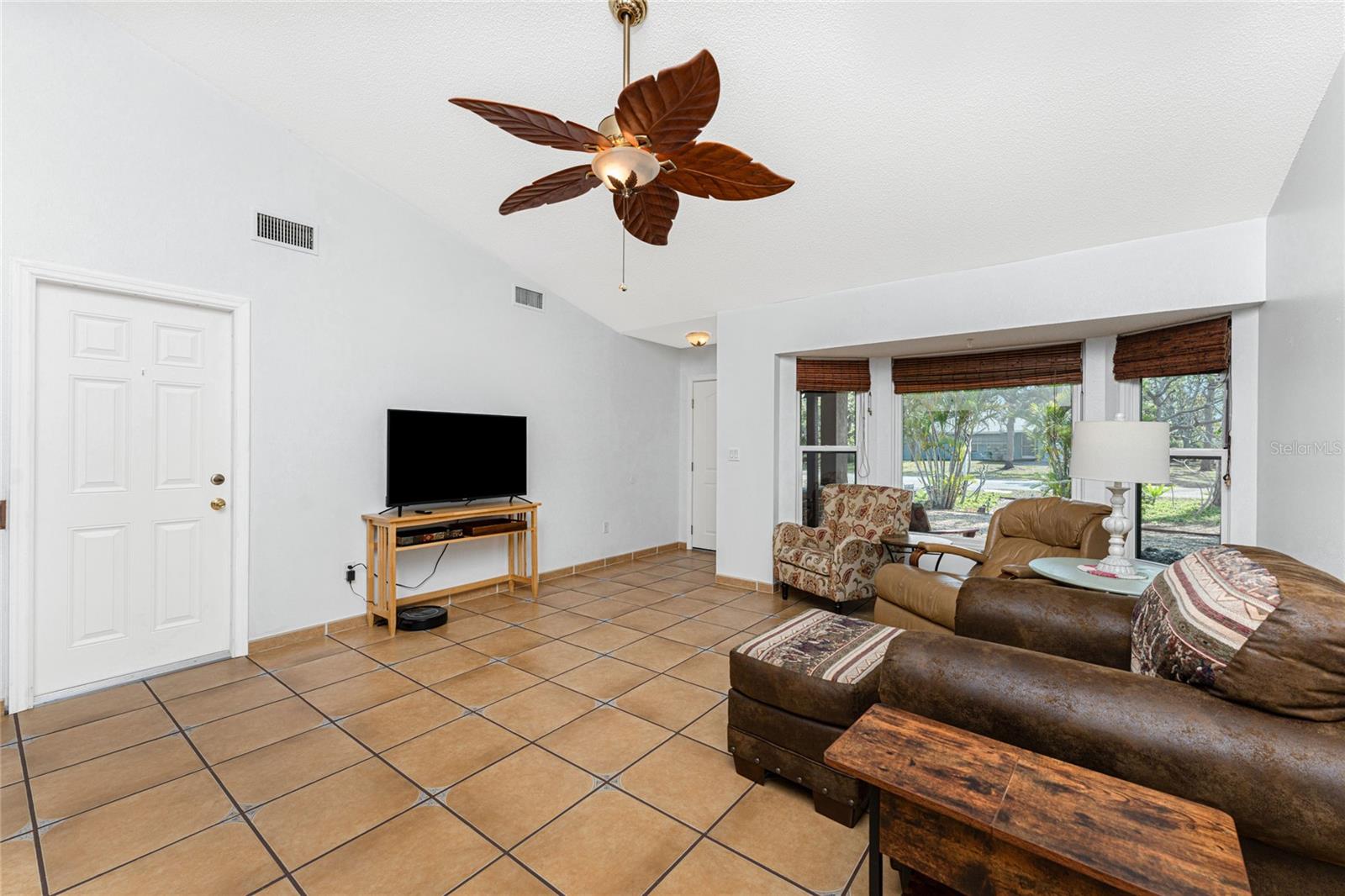 BAY VIEW MANOR - Residential