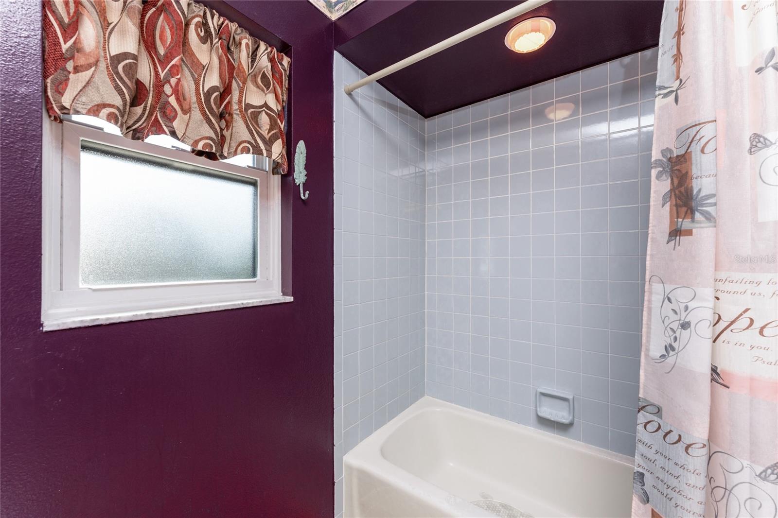 BAY VIEW MANOR - Residential