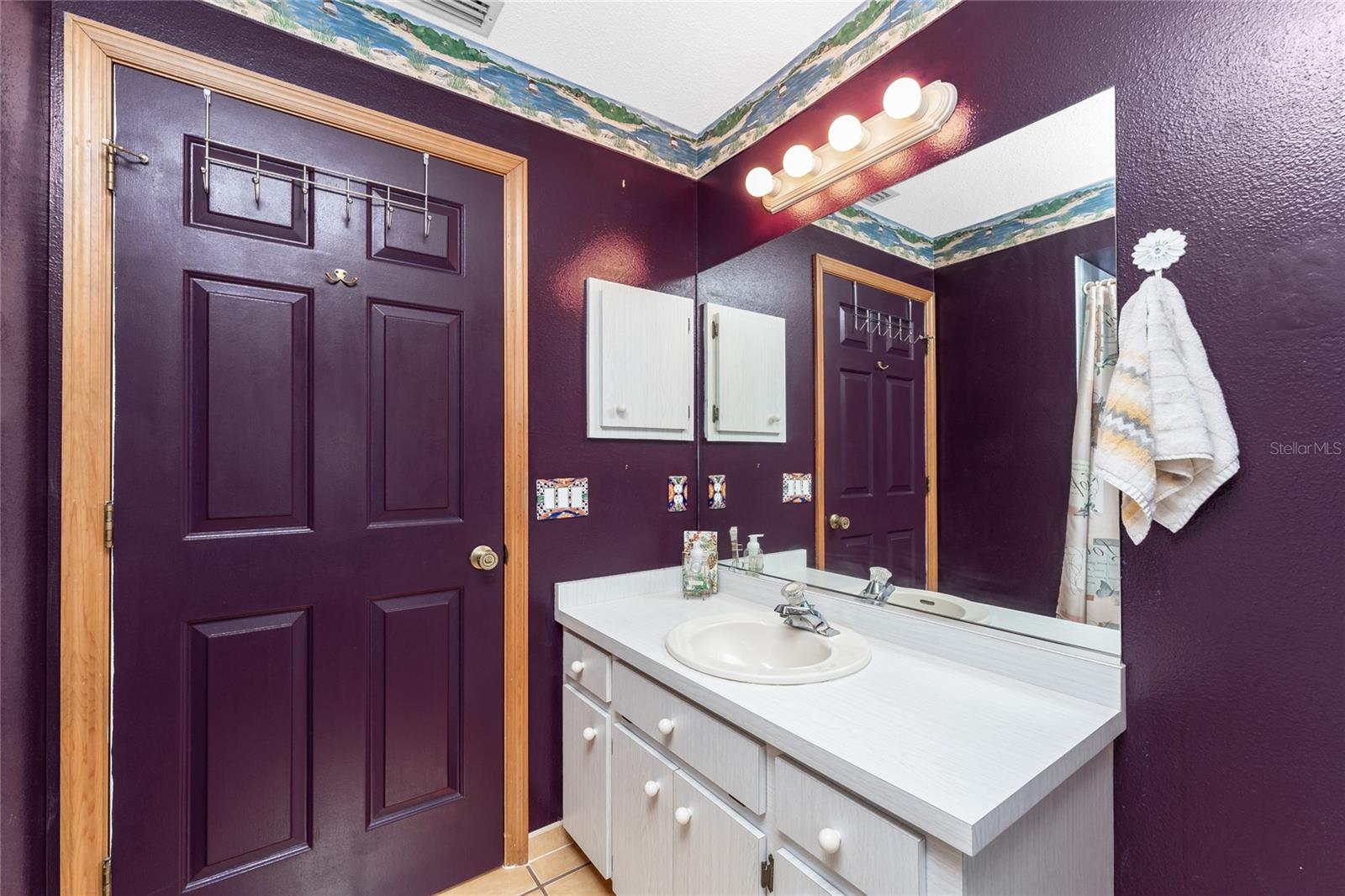 BAY VIEW MANOR - Residential