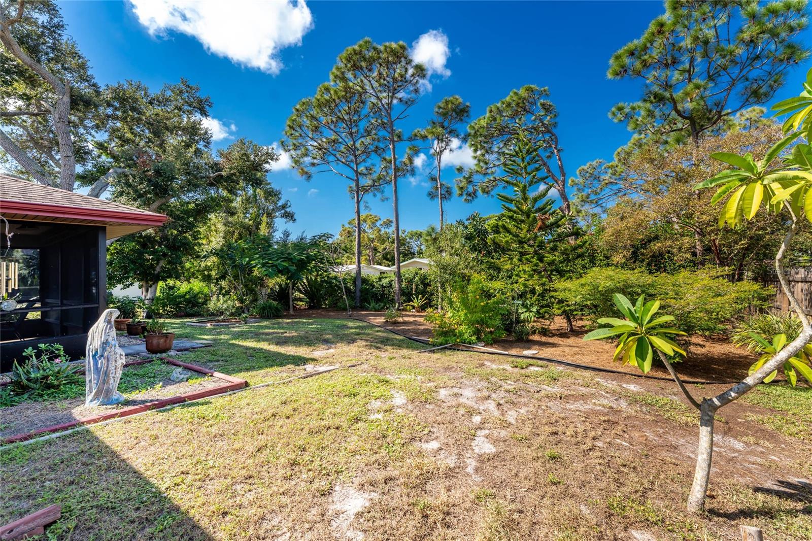 BAY VIEW MANOR - Residential