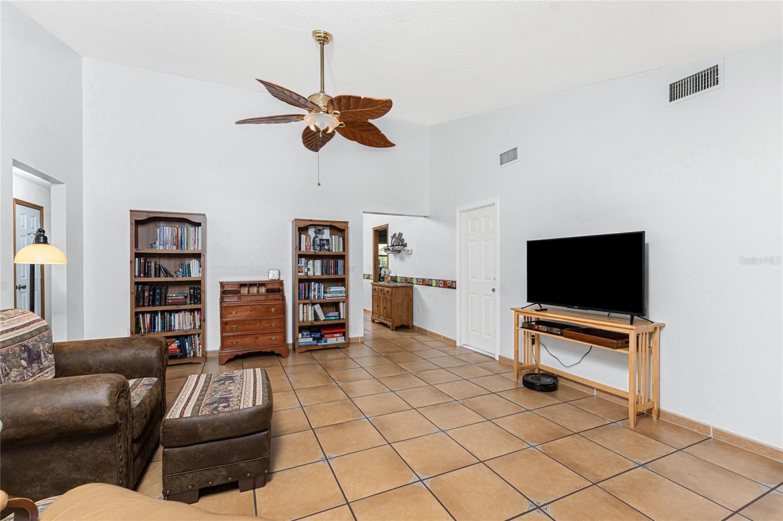 BAY VIEW MANOR - Residential