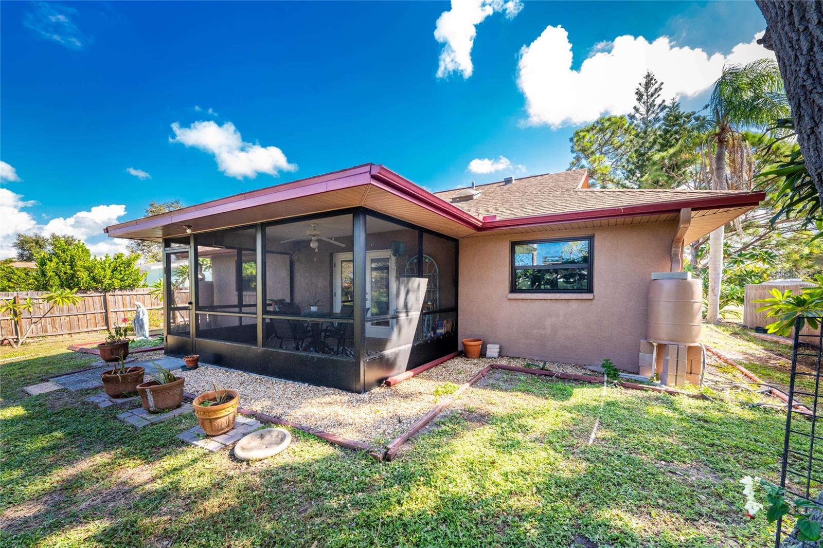 BAY VIEW MANOR - Residential