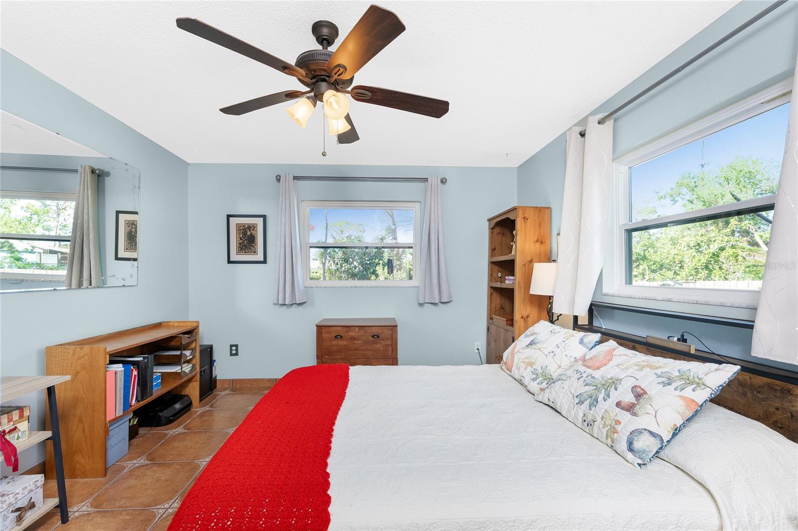 BAY VIEW MANOR - Residential