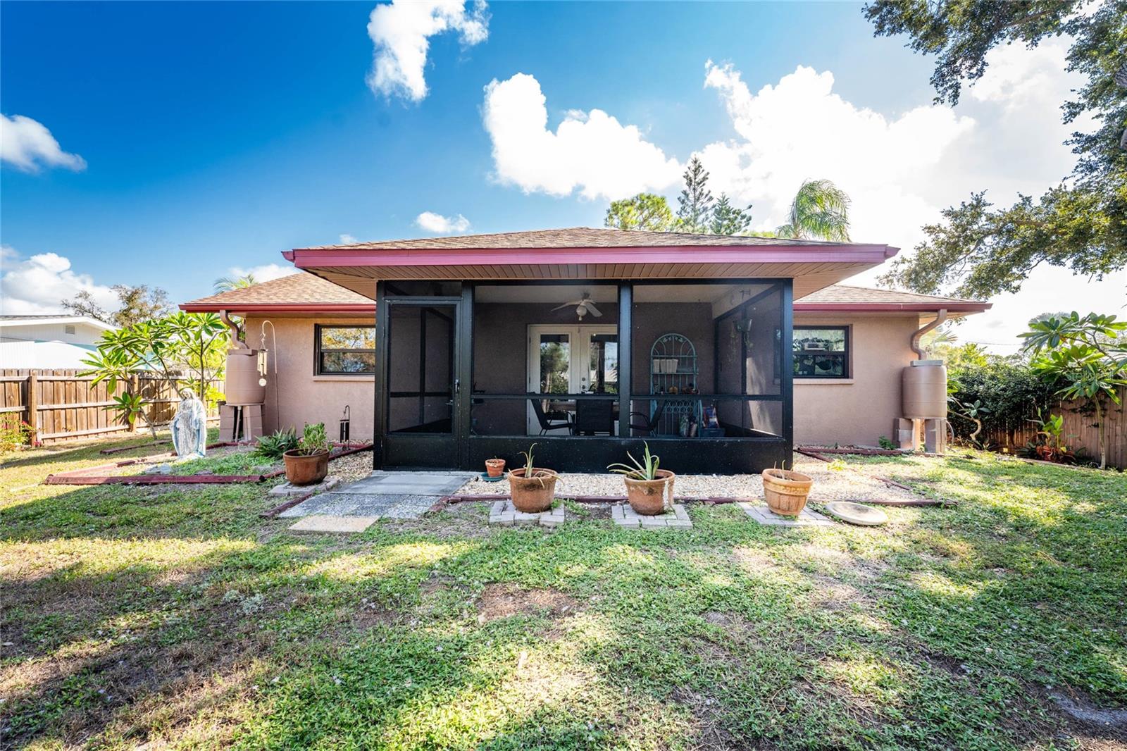 BAY VIEW MANOR - Residential