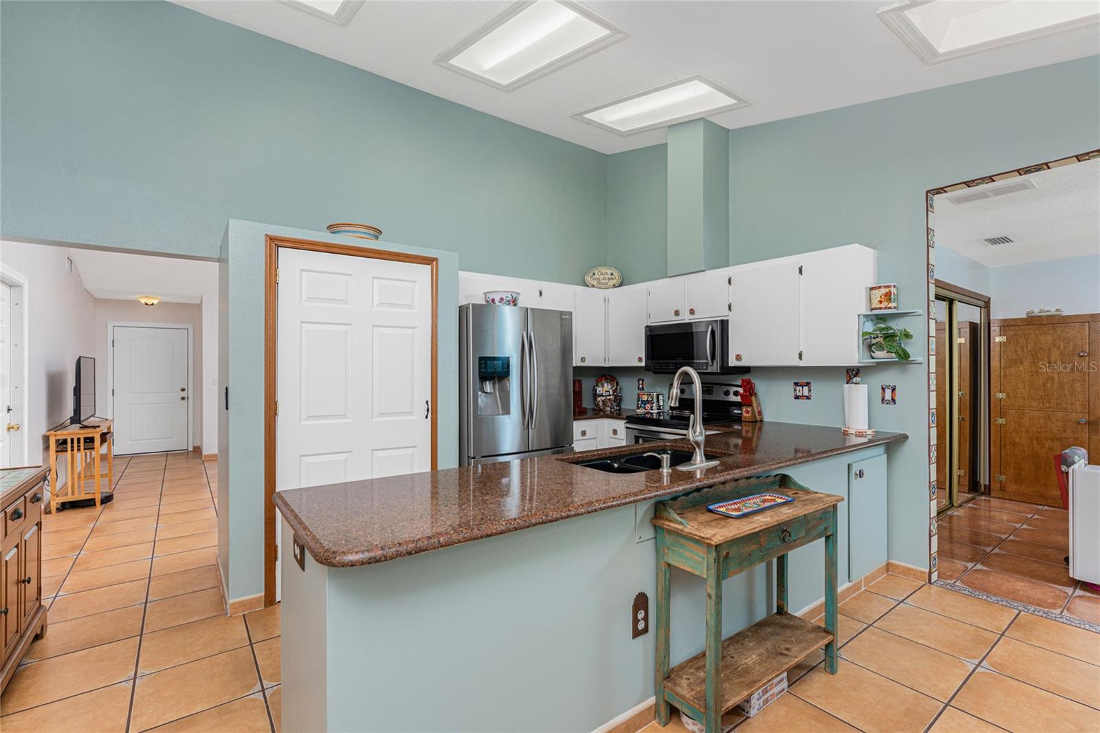 BAY VIEW MANOR - Residential