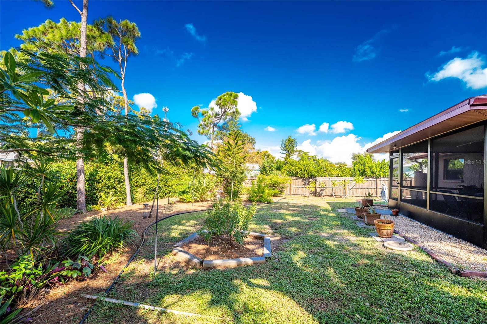 BAY VIEW MANOR - Residential