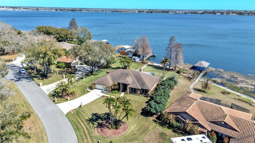 Photo of 122 W Juliana Way, Auburndale, FL 33823 (MLS # L4959668)