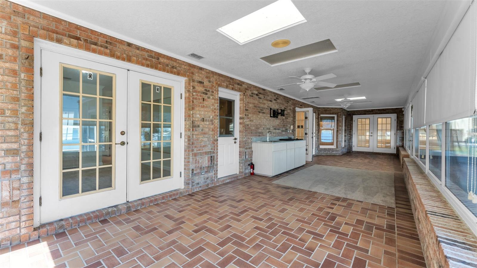 JULIANA WEST - Residential