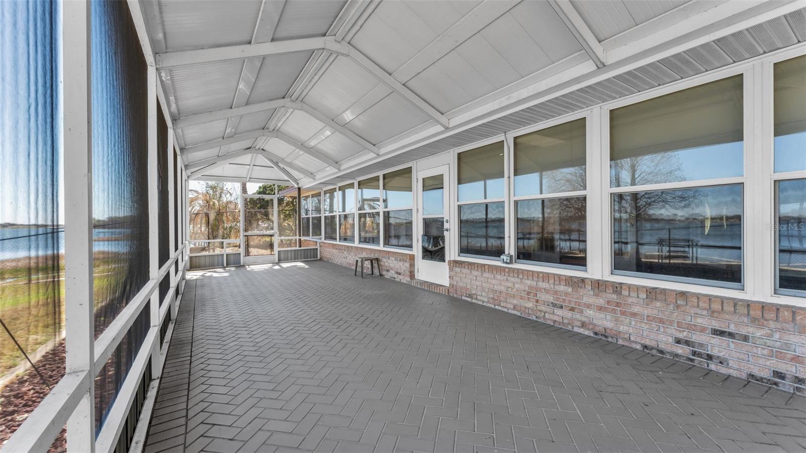 JULIANA WEST - Residential