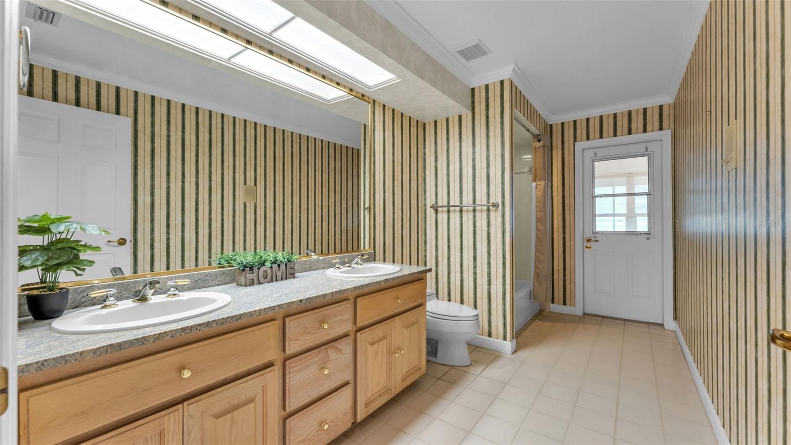 JULIANA WEST - Residential