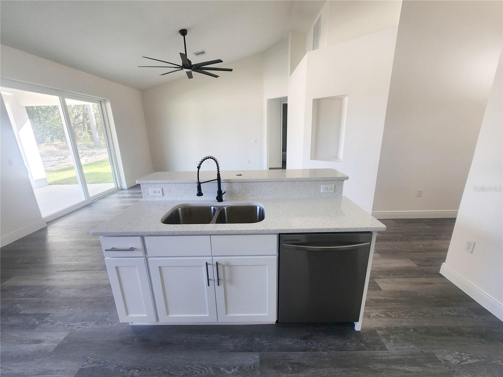 ROLLING HILLS UN 1 - Residential