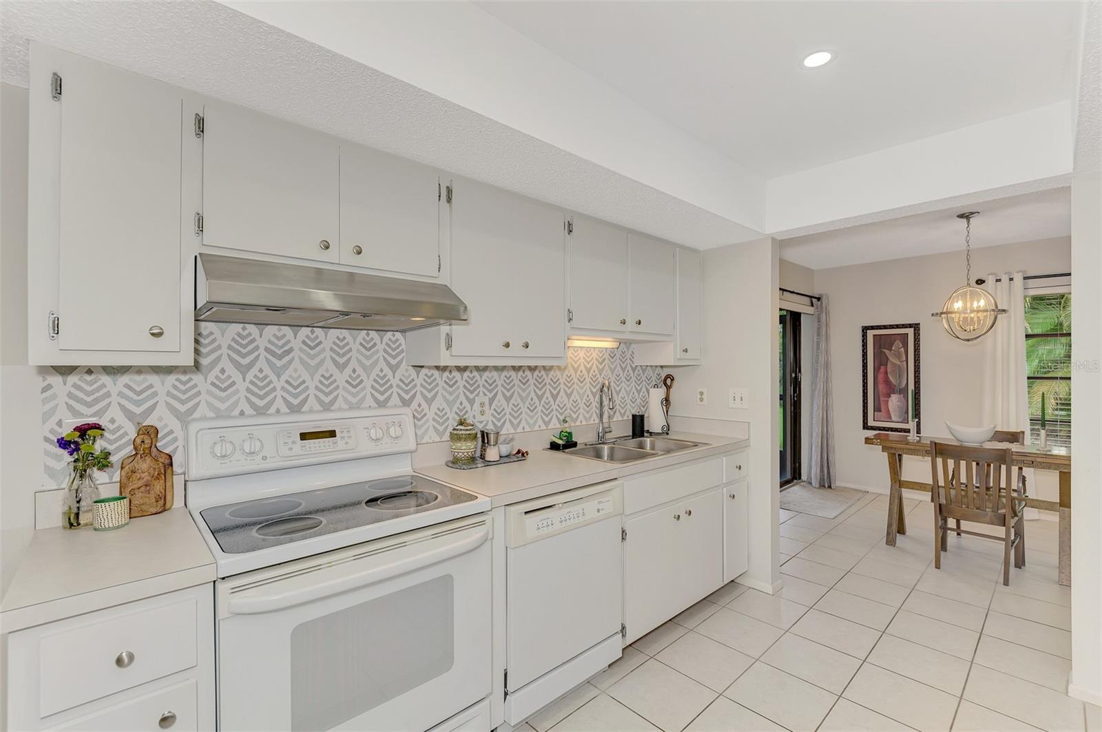 VIVIENDA AT THE MEADOWS - Residential